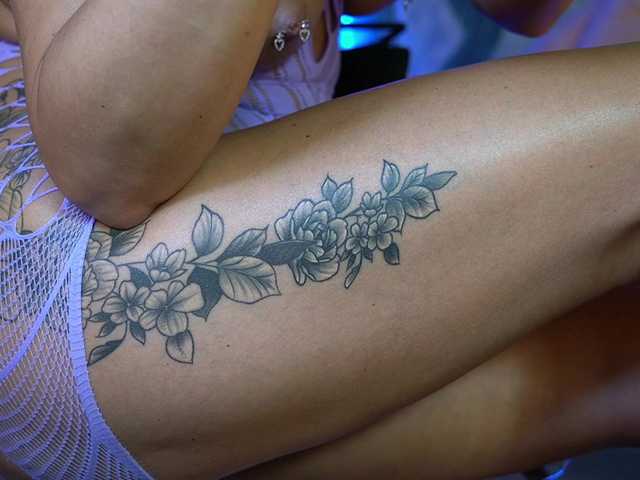 anneswhite's BongaCams show and profile