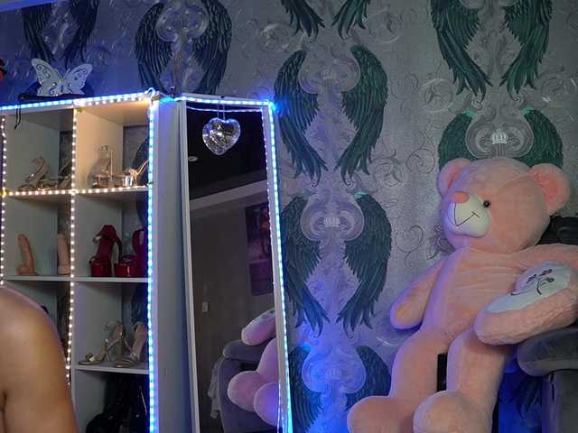 anneswhite's BongaCams show and profile