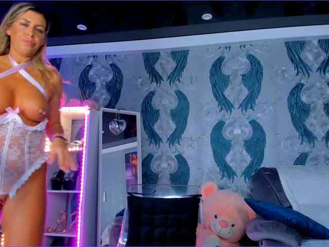 anneswhite anneswhite