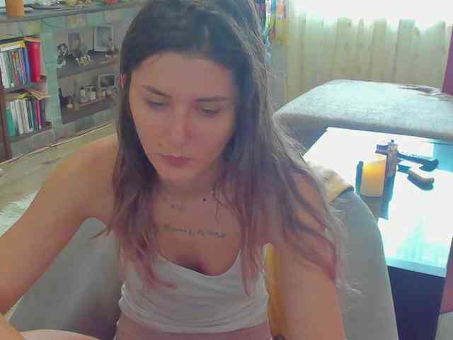 mariemarie03 Live Webcam on BongaCams