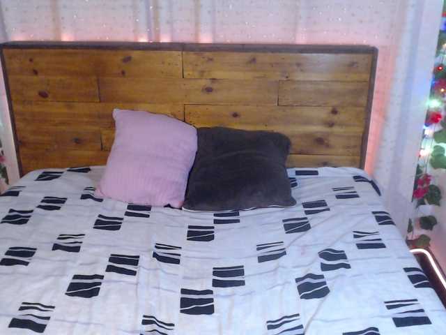 NikkiMilky's BongaCams show and profile