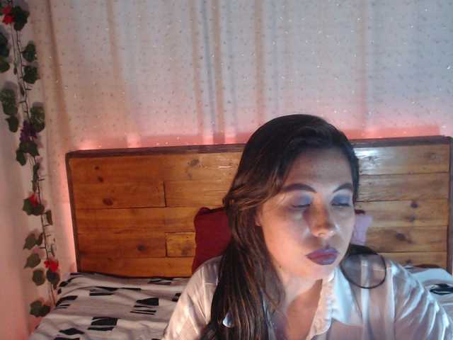 NikkiMilky's BongaCams show and profile