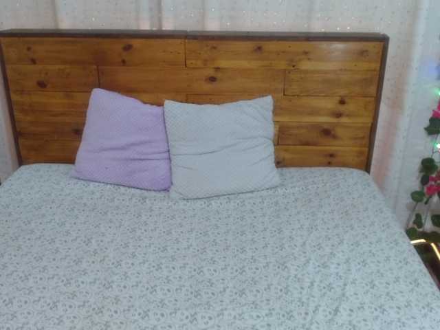 NikkiMilky webcam bongacams model stream image