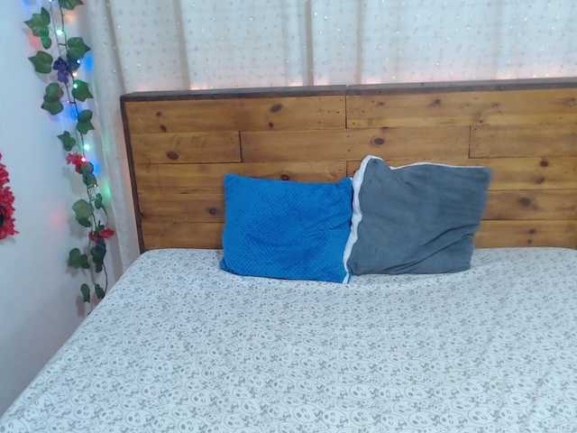 NikkiMilky's BongaCams show and profile