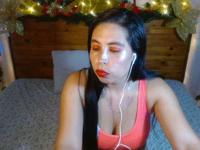 NikkiMilky NikkiMilky