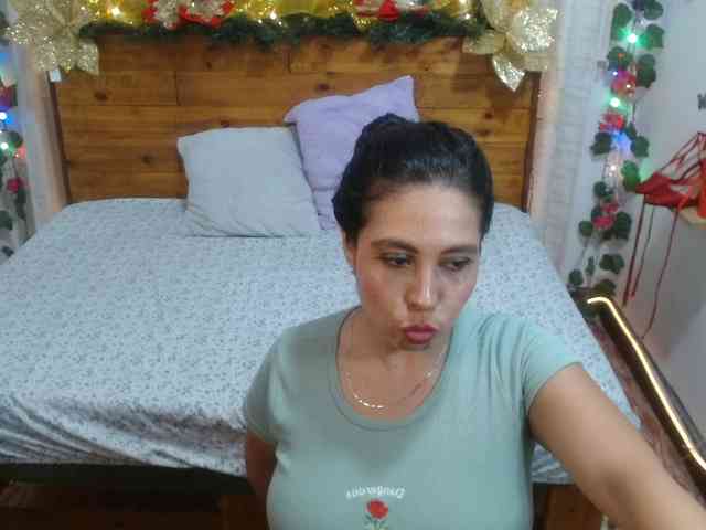 NikkiMilky NikkiMilky