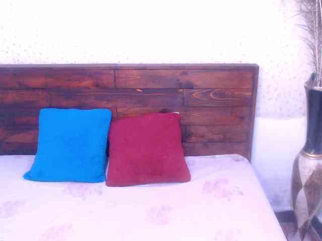 NikkiMilky webcam