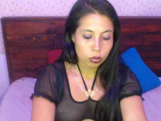 NikkiMilky webcam