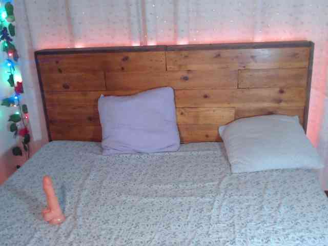 NikkiMilky NikkiMilky