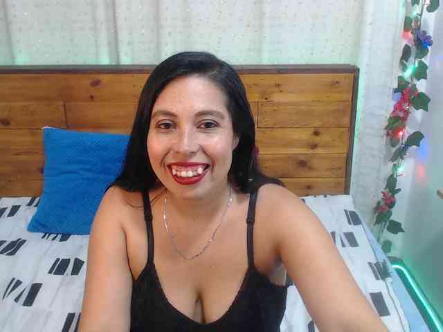 NikkiMilky NikkiMilky