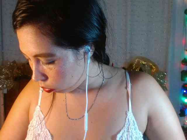 NikkiMilky NikkiMilky