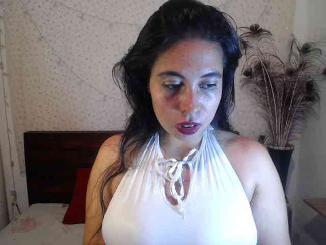 NikkiMilky webcam