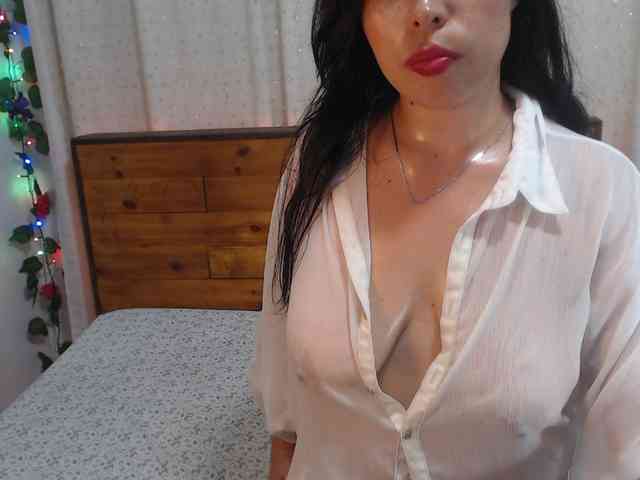 NikkiMilky Live Webcam on BongaCams