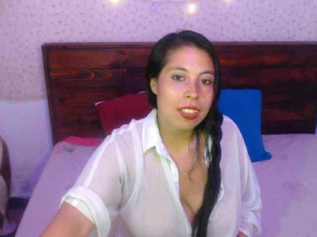 NikkiMilky webcam