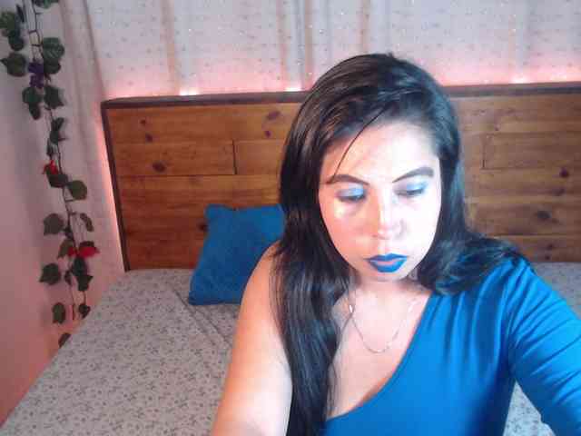 NikkiMilky webcam