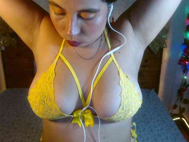 NikkiMilky NikkiMilky