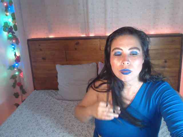 NikkiMilky NikkiMilky