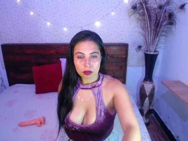 NikkiMilky webcam
