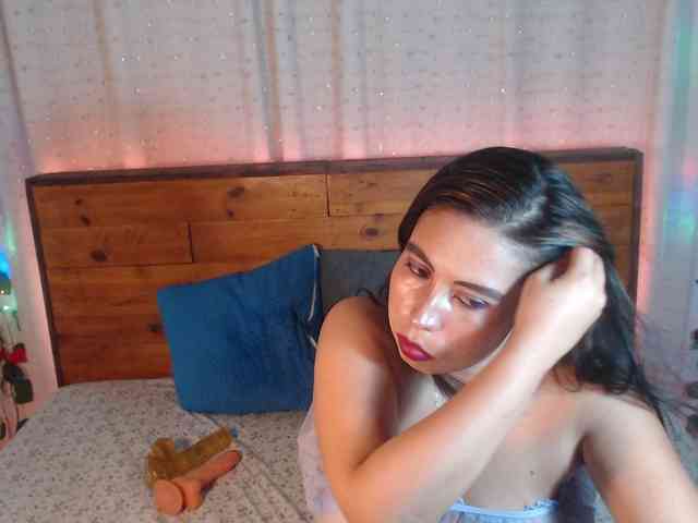 NikkiMilky NikkiMilky