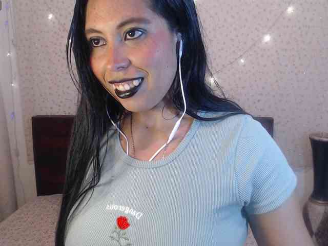 NikkiMilky NikkiMilky