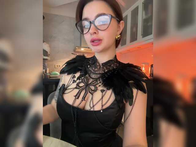 kristinanice's BongaCams show and profile