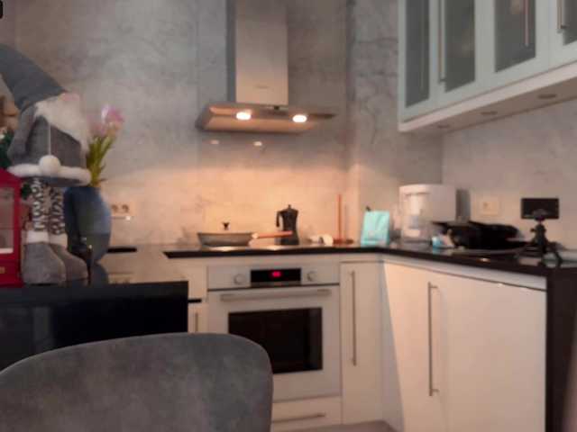 kristinanice's BongaCams show and profile