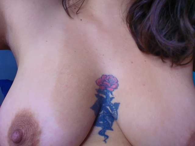 bulma-hot-'s BongaCams show and profile