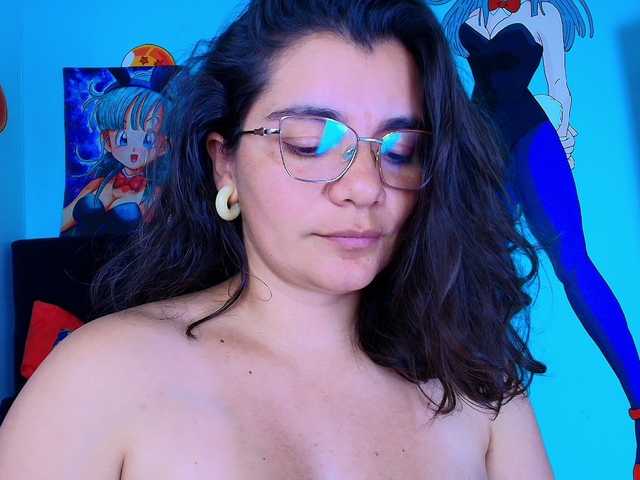 bulma-hot-'s BongaCams show and profile