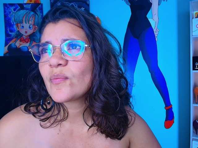 bulma-hot-'s BongaCams show and profile