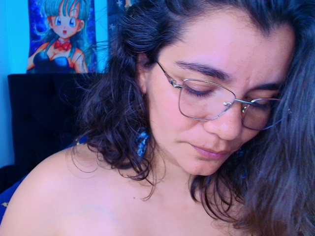 bulma-hot-'s BongaCams show and profile
