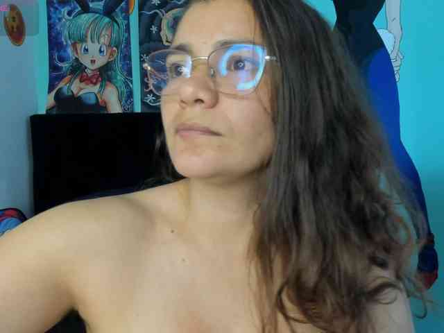 bulma-hot- webcam