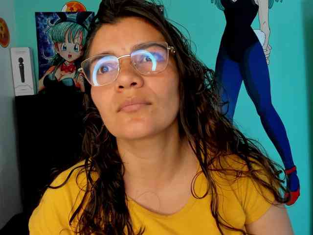 bulma-hot- webcam