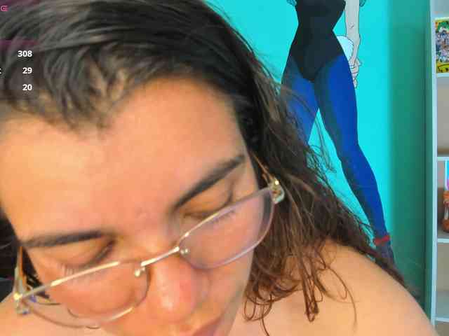 bulma-hot- webcam