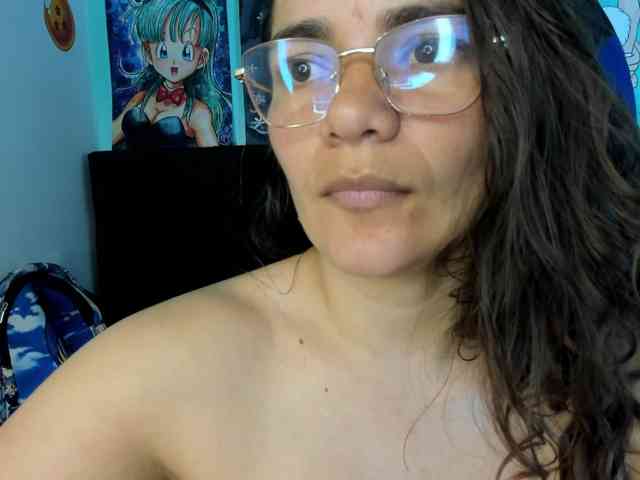 bulma-hot- webcam