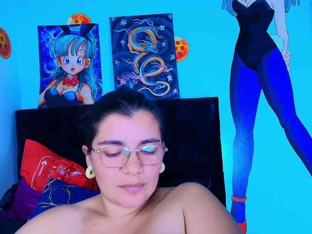 bulma-hot- webcam
