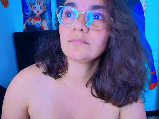 bulma-hot- webcam