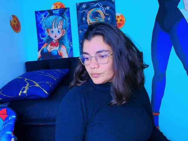 bulma-hot- webcam