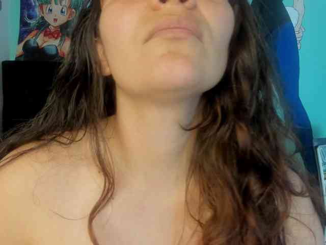 bulma-hot- webcam