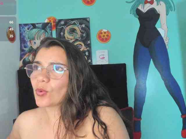 bulma-hot- webcam