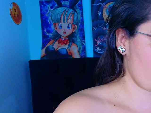 bulma-hot- webcam