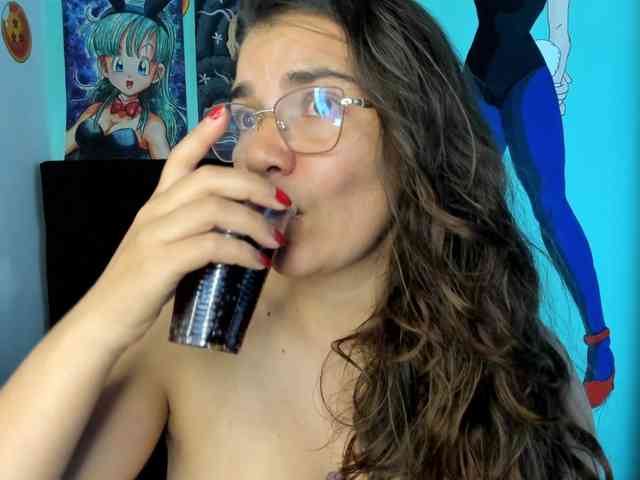 bulma-hot- webcam