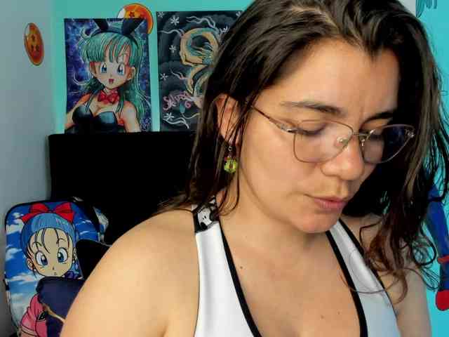 bulma-hot- webcam
