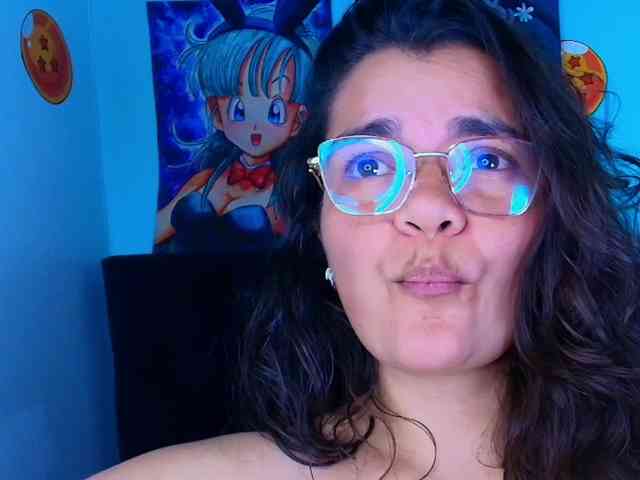 bulma-hot- webcam