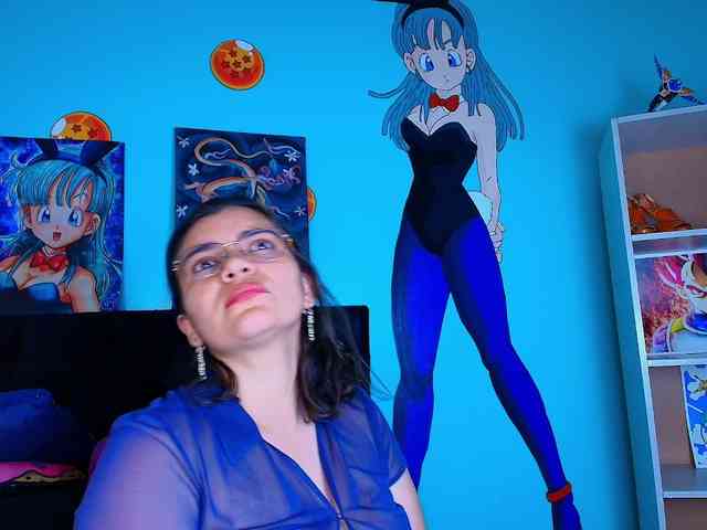bulma-hot- webcam