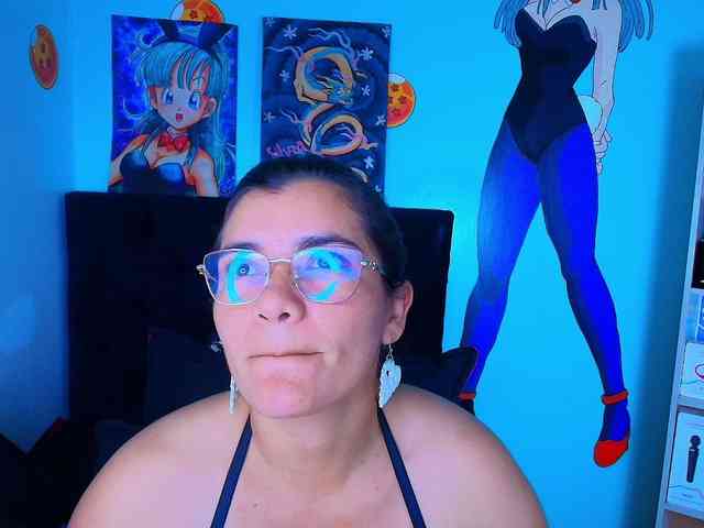 bulma-hot- webcam