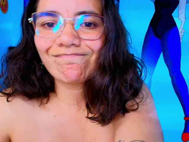 bulma-hot- webcam