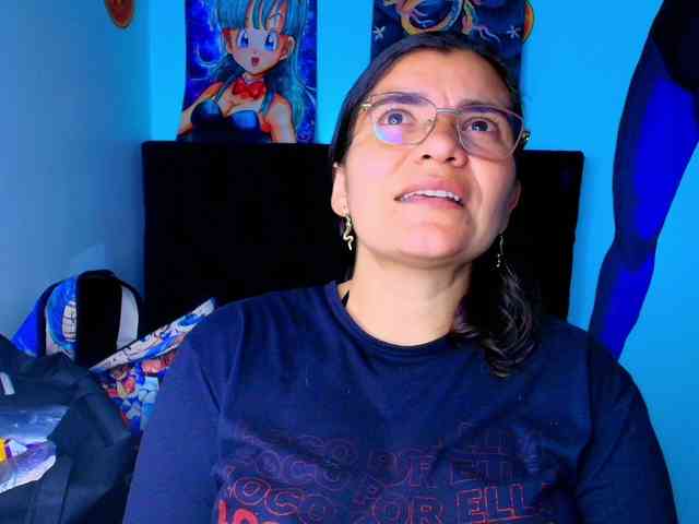 bulma-hot- webcam