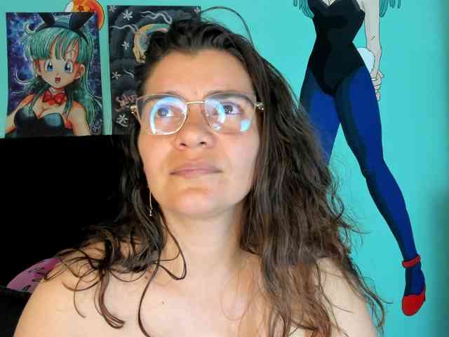 bulma-hot- webcam