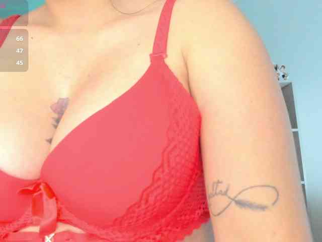 bulma-hot- webcam