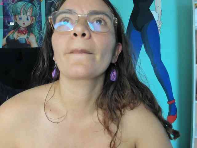 bulma-hot- webcam